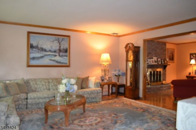 1 Glenbrook Ct, Hanover Twp., NJ 07981