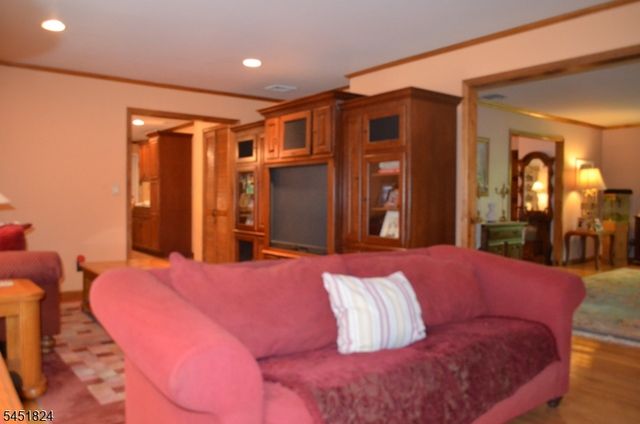 1 Glenbrook Ct, Hanover Twp., NJ 07981