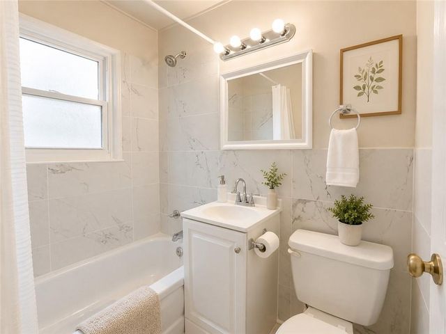 4921 CREST Drive, Kansas City, KS 66106