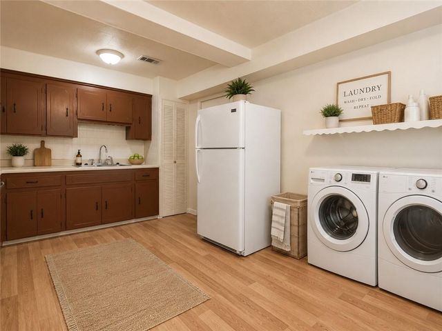 4921 CREST Drive, Kansas City, KS 66106
