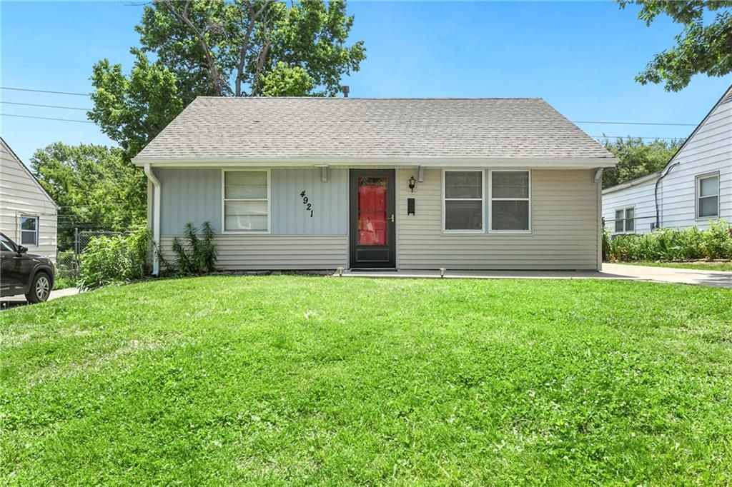 4921 CREST Drive, Kansas City, KS 66106