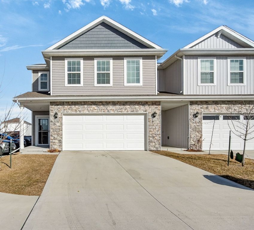 1057 Maywood Lane, Waukee, IA 50263