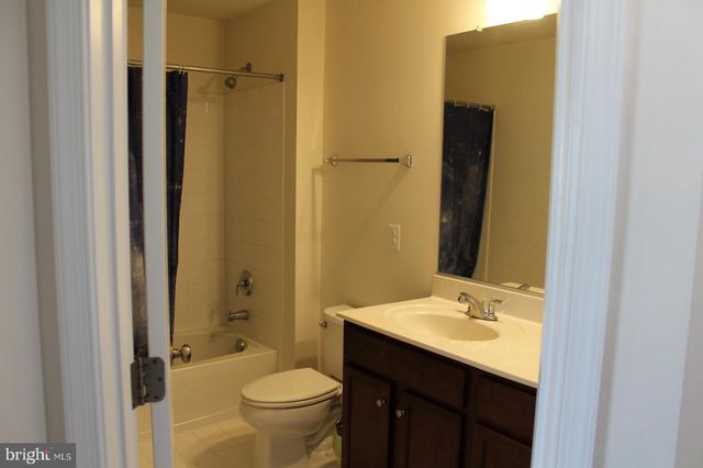 24846 DURHAM FIELD TER, Chantilly, VA 20152