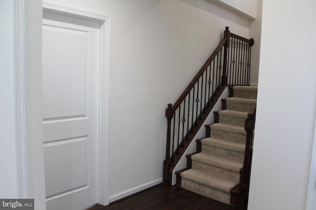 24846 DURHAM FIELD TER, Chantilly, VA 20152