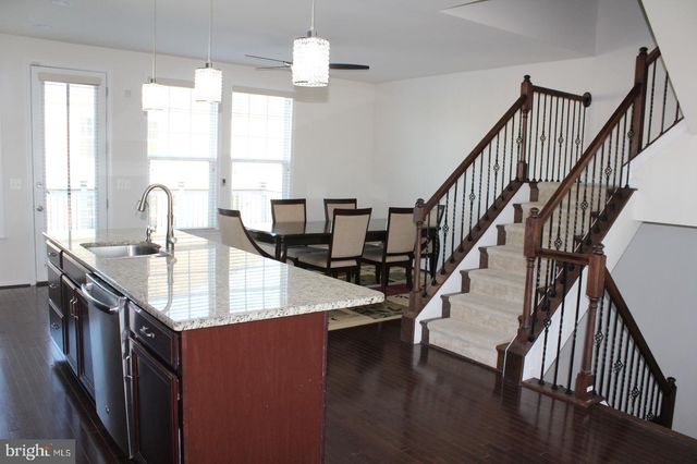 24846 DURHAM FIELD TER, Chantilly, VA 20152