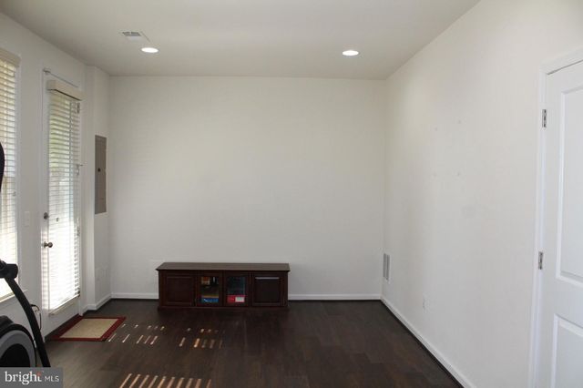 24846 DURHAM FIELD TER, Chantilly, VA 20152