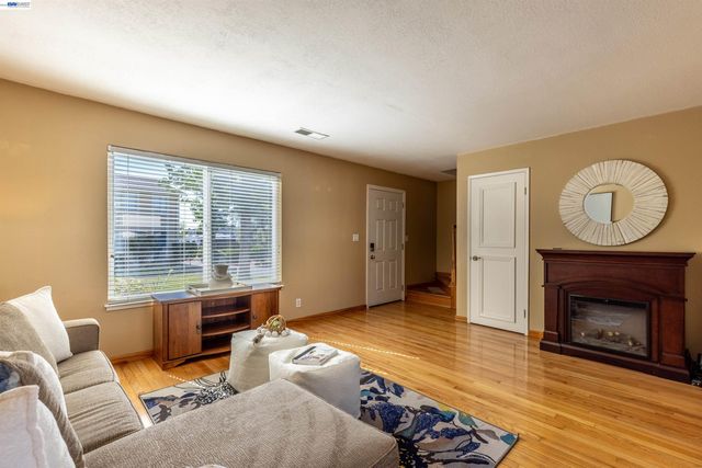 3734 Carrigan Cmn, Livermore, CA 94550