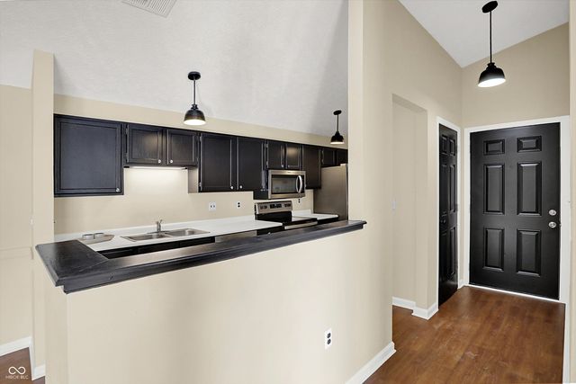 8120 Glenwillow Lane 205, Indianapolis, IN 46278