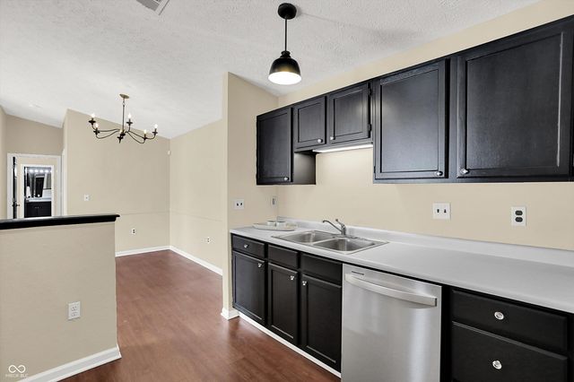 8120 Glenwillow Lane 205, Indianapolis, IN 46278