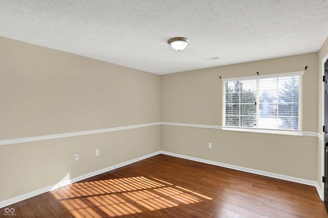 8120 Glenwillow Lane 205, Indianapolis, IN 46278