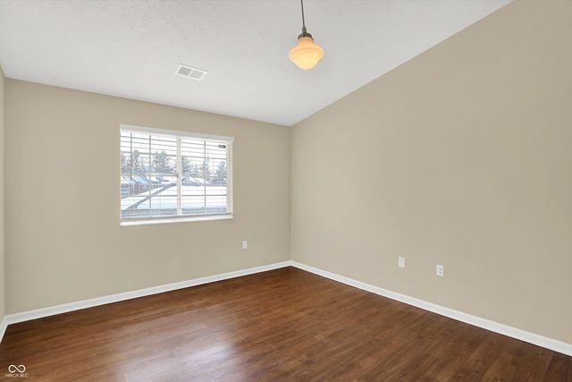 8120 Glenwillow Lane 205, Indianapolis, IN 46278