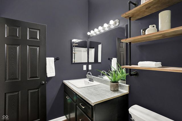 8120 Glenwillow Lane 205, Indianapolis, IN 46278