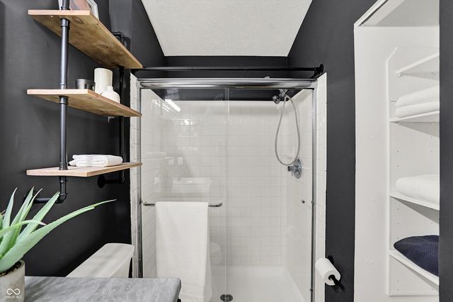 8120 Glenwillow Lane 205, Indianapolis, IN 46278