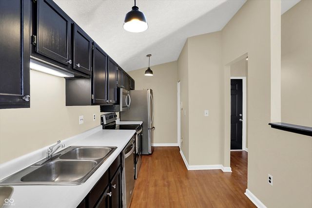 8120 Glenwillow Lane 205, Indianapolis, IN 46278