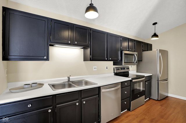 8120 Glenwillow Lane 205, Indianapolis, IN 46278