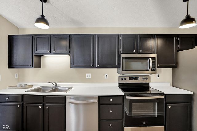 8120 Glenwillow Lane 205, Indianapolis, IN 46278