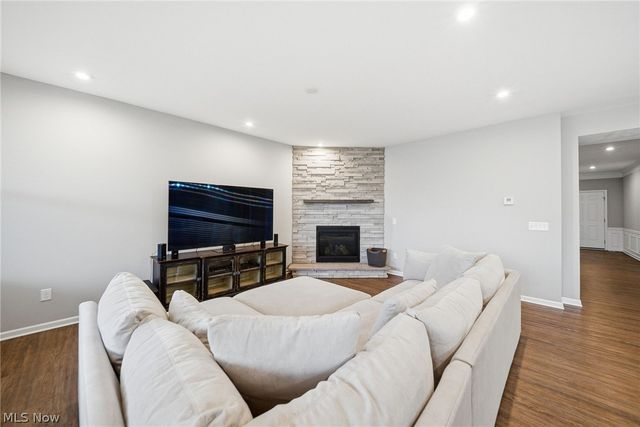 1662 Cobham Lane, Wadsworth, OH 44281