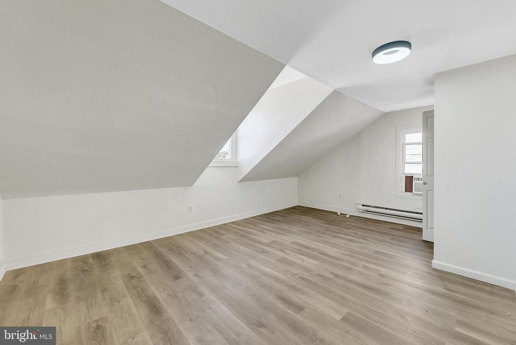 8 CHURCH ST #B, Mount Holly, NJ 08060