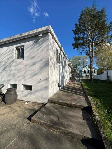 65 Hillcrest Avenue, Pawtucket, RI 02860
