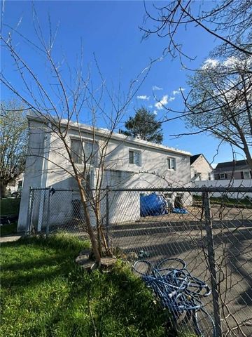 65 Hillcrest Avenue, Pawtucket, RI 02860