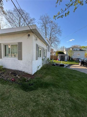 65 Hillcrest Avenue, Pawtucket, RI 02860