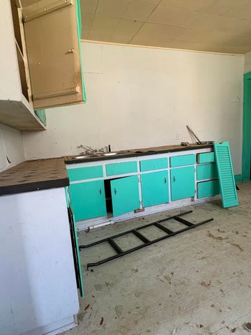 107 S Beeman Street, Pineville, MO 64856