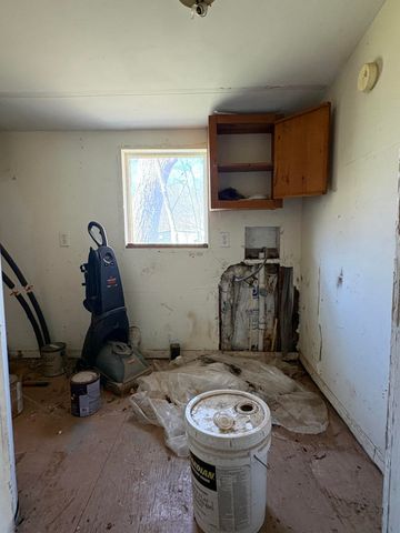 107 S Beeman Street, Pineville, MO 64856