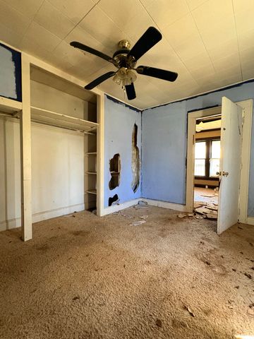 107 S Beeman Street, Pineville, MO 64856