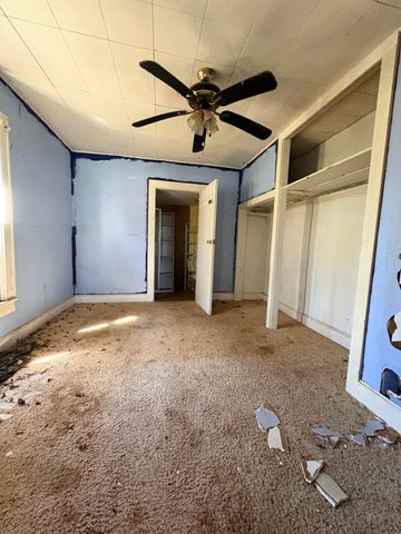 107 S Beeman Street, Pineville, MO 64856