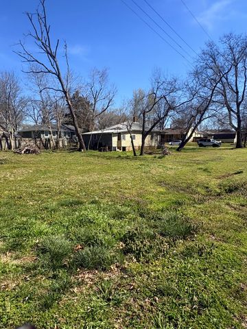 107 S Beeman Street, Pineville, MO 64856