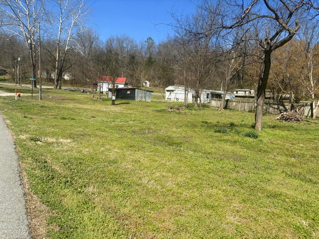 107 S Beeman Street, Pineville, MO 64856