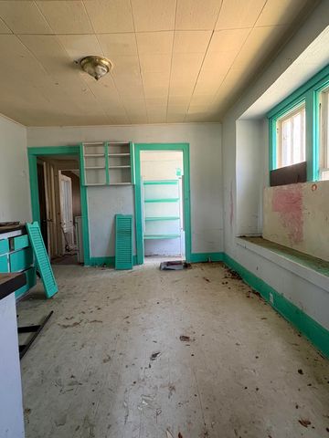 107 S Beeman Street, Pineville, MO 64856