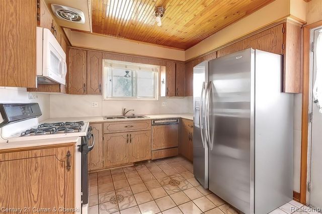 5635 Oakman Boulevard, Dearborn, MI 48126
