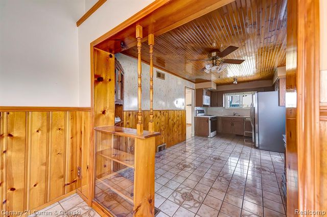 5635 Oakman Boulevard, Dearborn, MI 48126