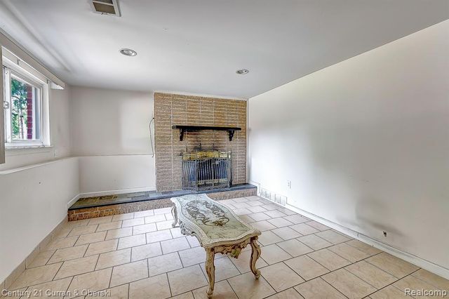 5635 Oakman Boulevard, Dearborn, MI 48126