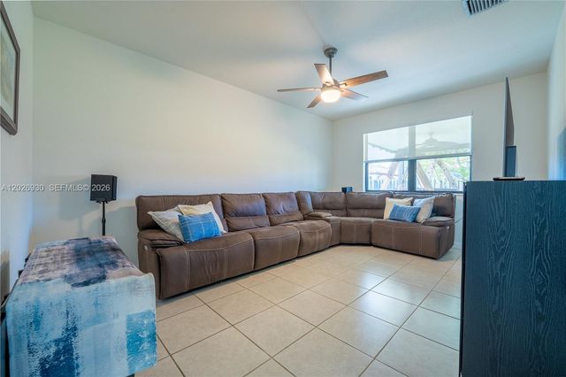2588 SE 2nd Street, Homestead, FL 33033
