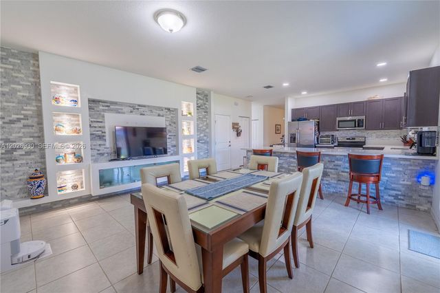 2588 SE 2nd Street, Homestead, FL 33033