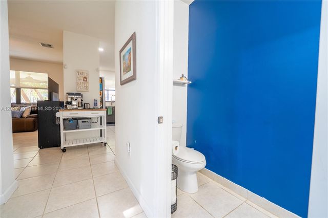 2588 SE 2nd Street, Homestead, FL 33033
