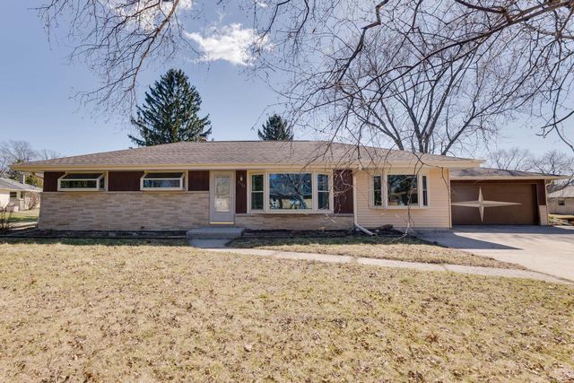 3513 W Acre AVENUE, Franklin, WI 53132