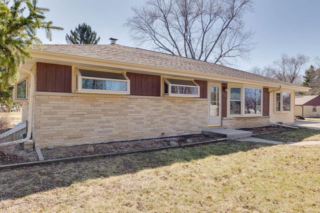 3513 W Acre AVENUE, Franklin, WI 53132