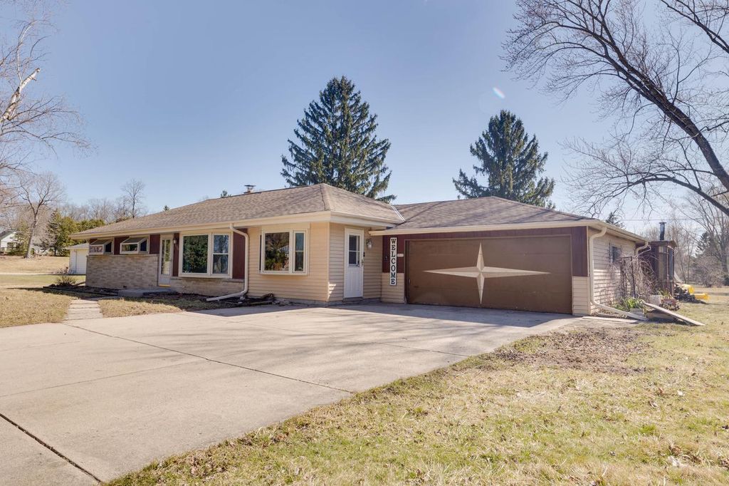 3513 W Acre AVENUE, Franklin, WI 53132