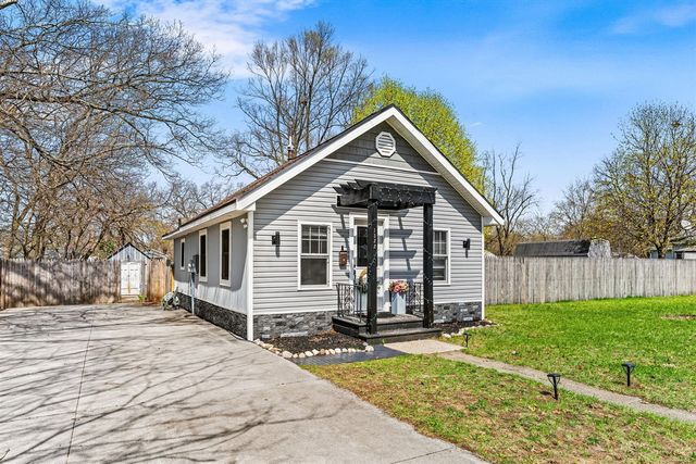 1322 Leonard Avenue, Muskegon, MI 49442