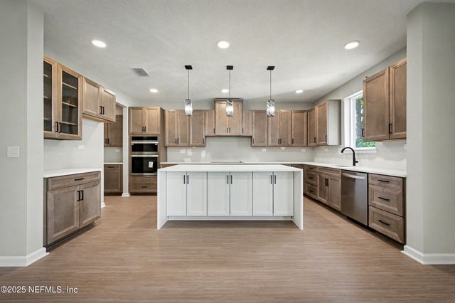 1324 RIVER Court, Green Cove Springs, FL 32043