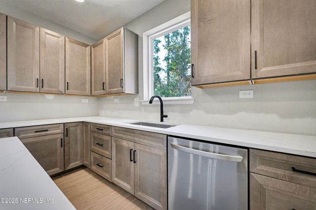 1324 RIVER Court, Green Cove Springs, FL 32043