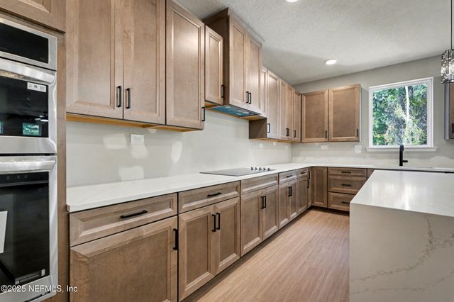 1324 RIVER Court, Green Cove Springs, FL 32043