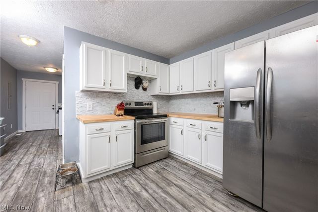 8200 Cutler Road SW, Sherrodsville, OH 44675