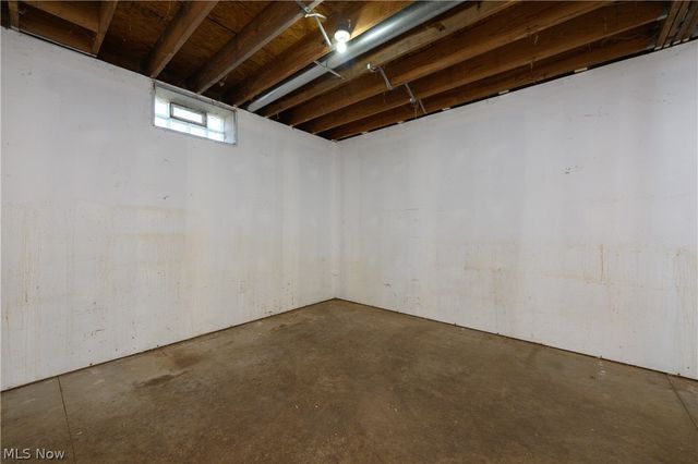 8200 Cutler Road SW, Sherrodsville, OH 44675