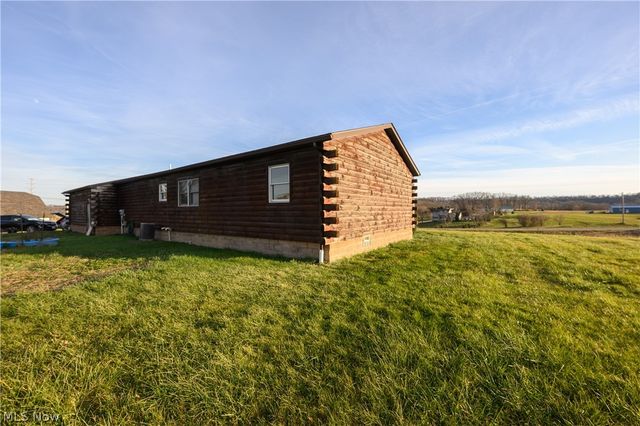 8200 Cutler Road SW, Sherrodsville, OH 44675