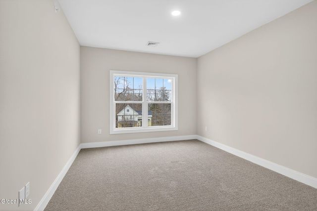 607 Vly Pointe Drive, Niskayuna, NY 12309