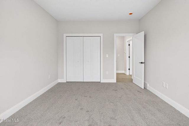 607 Vly Pointe Drive, Niskayuna, NY 12309